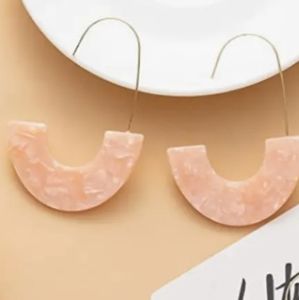 Women's Handmade Boho Lightweight Acrylic Drop Earrings Light Pink